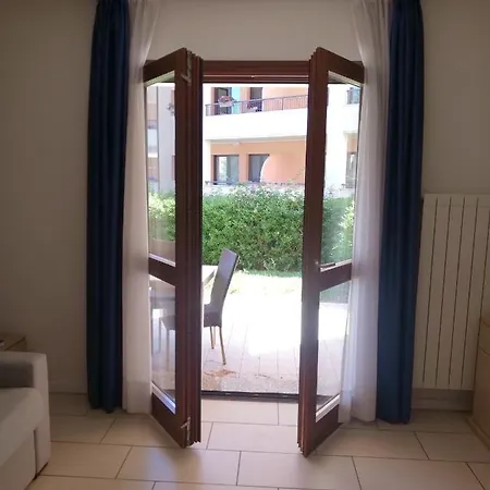 Marina Fiorita Apartment *